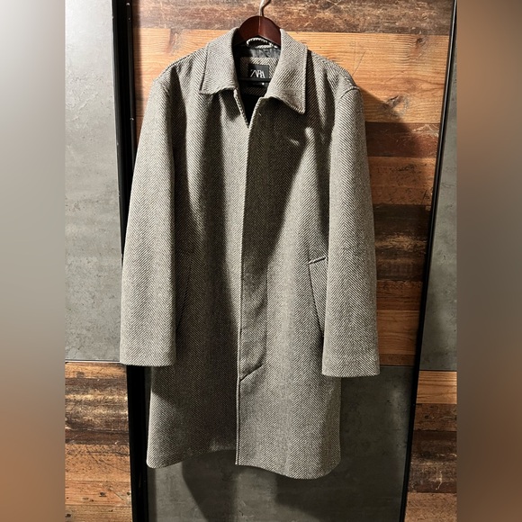 Practically new Zara overcoat - Picture 4 of 6